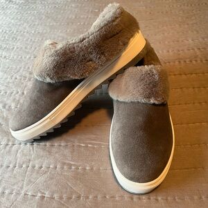 Blondo Suri Waterproof Slip-On Mule